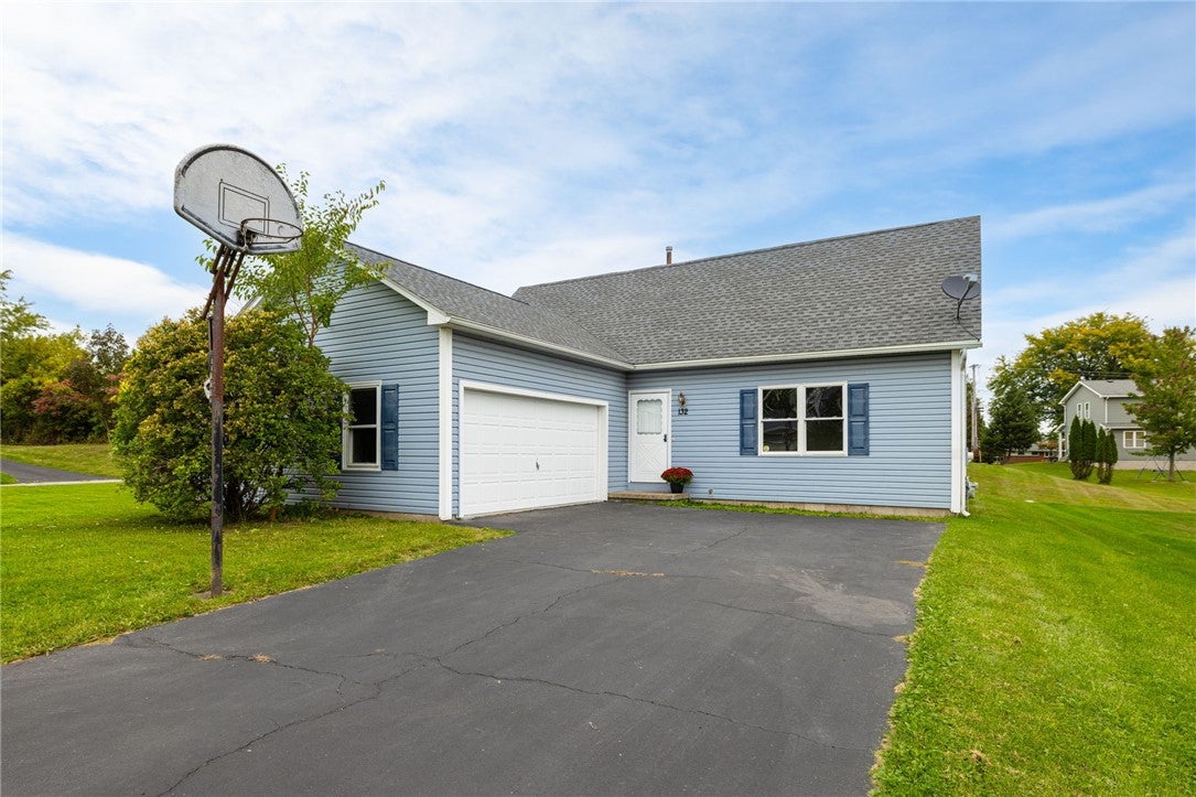 132 Grangerford Hts — photo