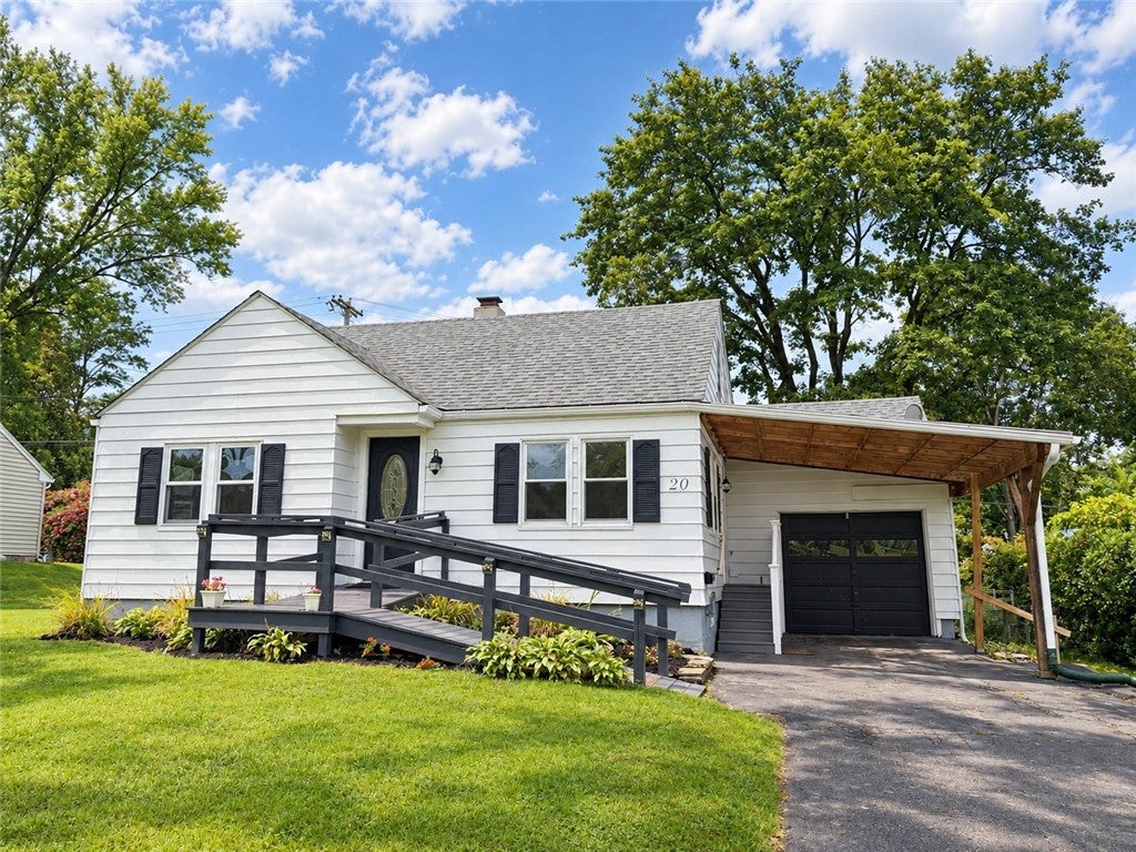 20 Pineview — photo