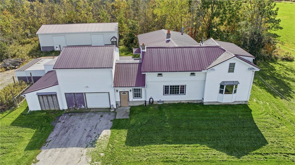 7016 Lyman Road — photo