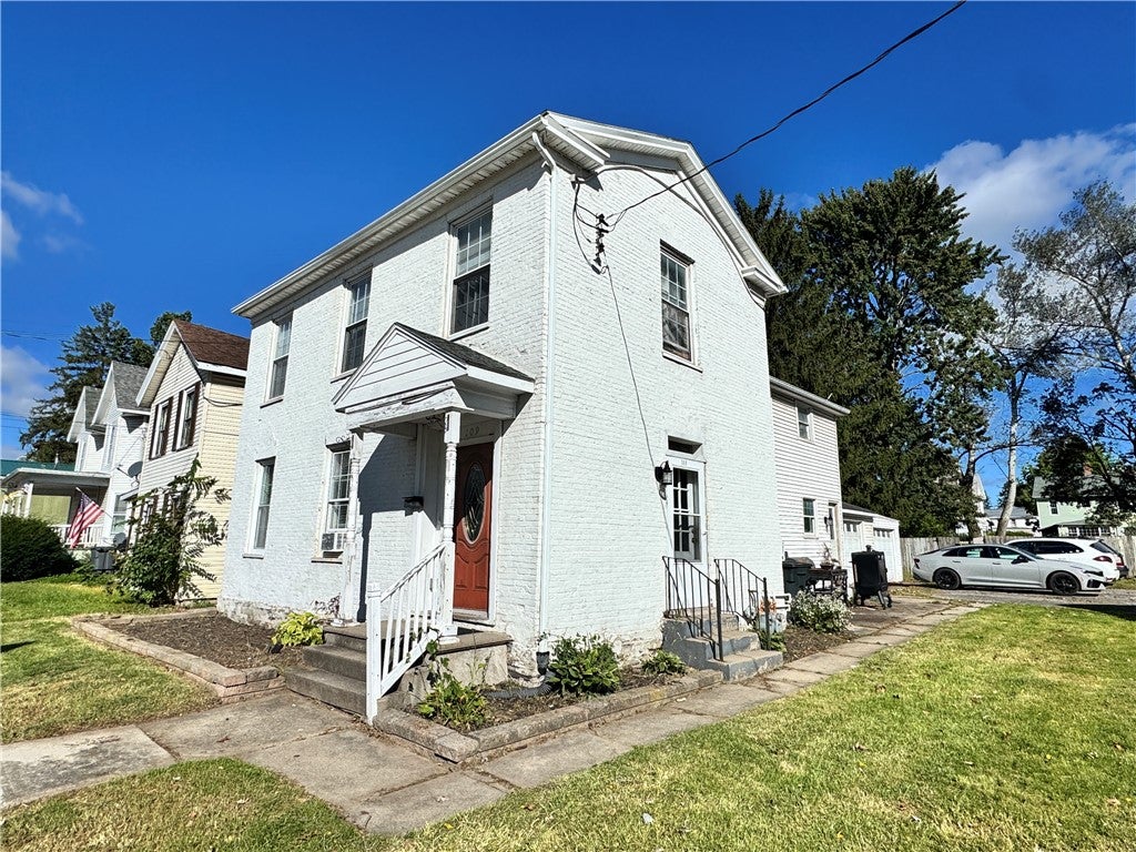 109 E Main Street — photo