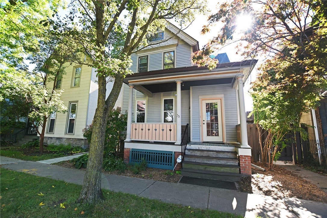 35 Gardiner Park — photo