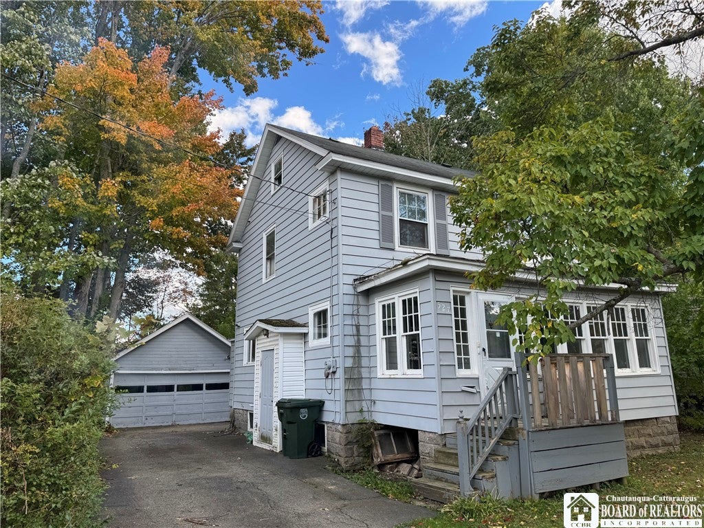 527 S Main Street — photo
