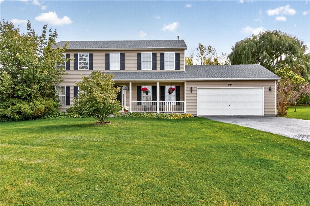 704 Lake View Knls — photo