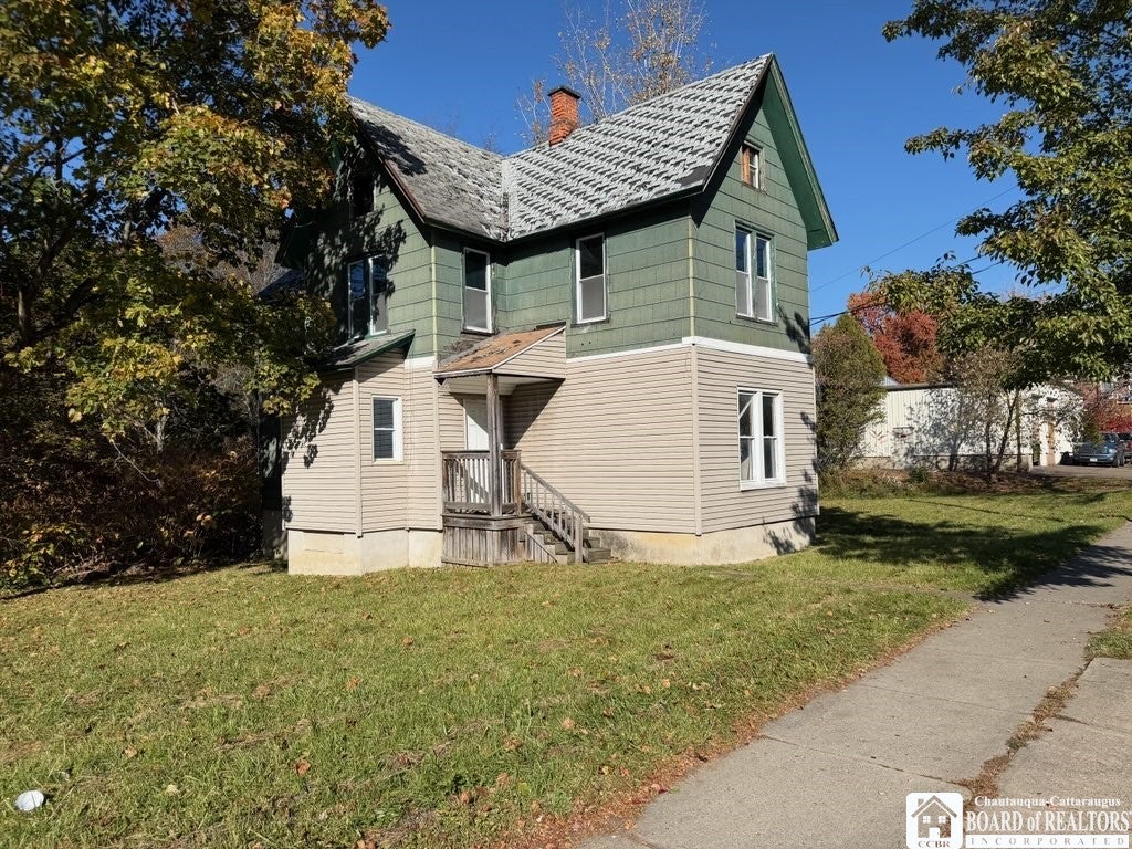 859 N Main Street — photo