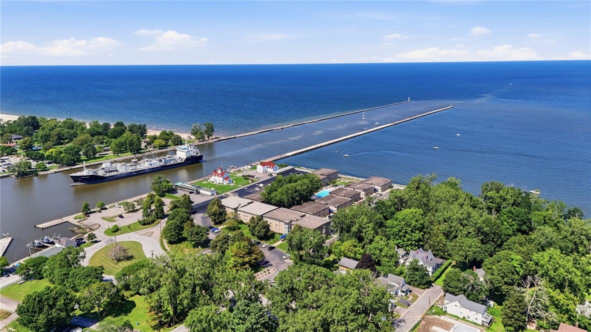 811 Westage At The Harbor — photo
