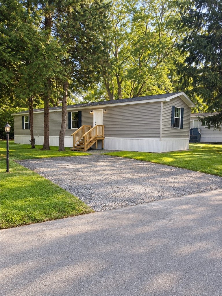 8 College View Drive — photo