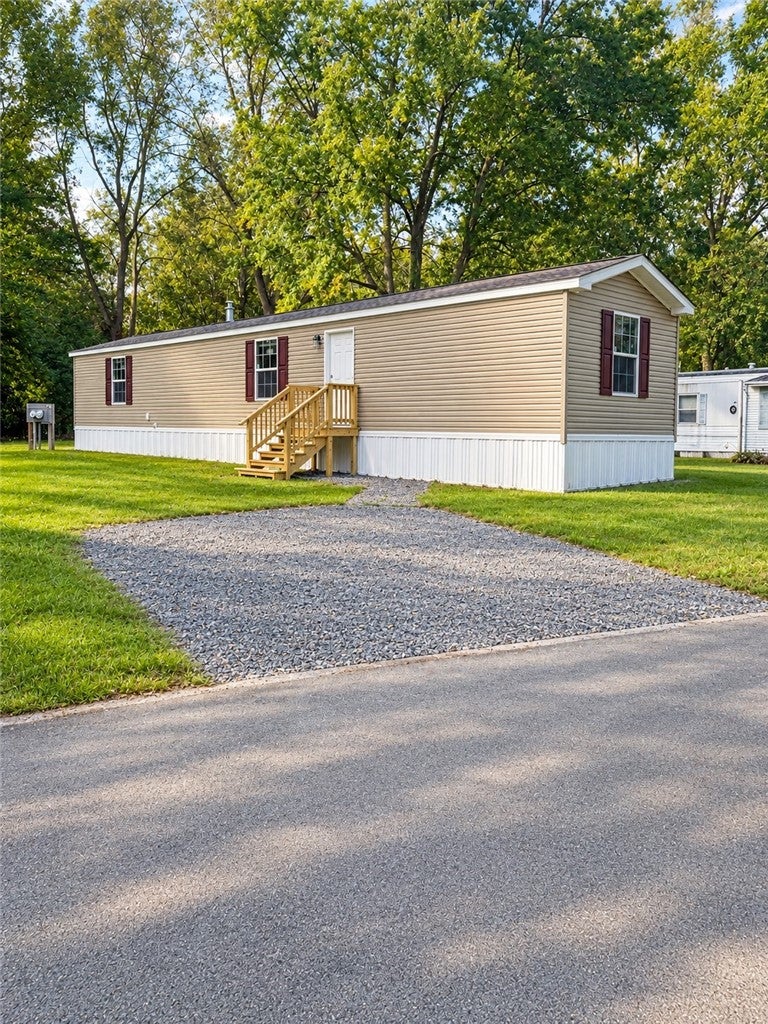 3 Prestige Crossing — photo