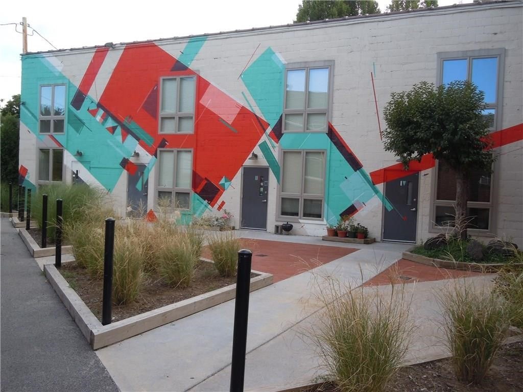 700 South Avenue 1 — photo