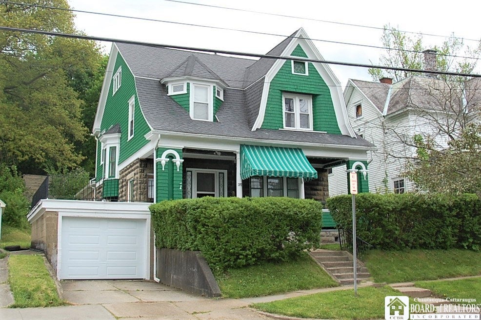 37 Maple Street — photo