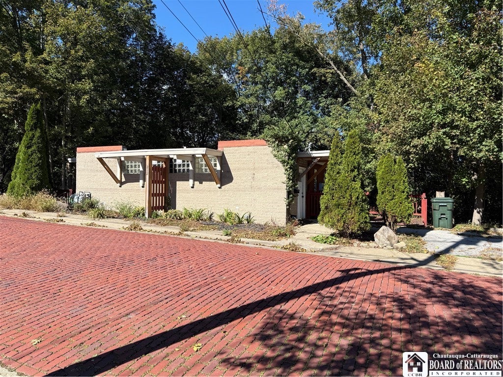 212 Front Street — photo