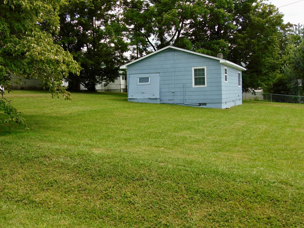 141 Dogwood Ave — photo