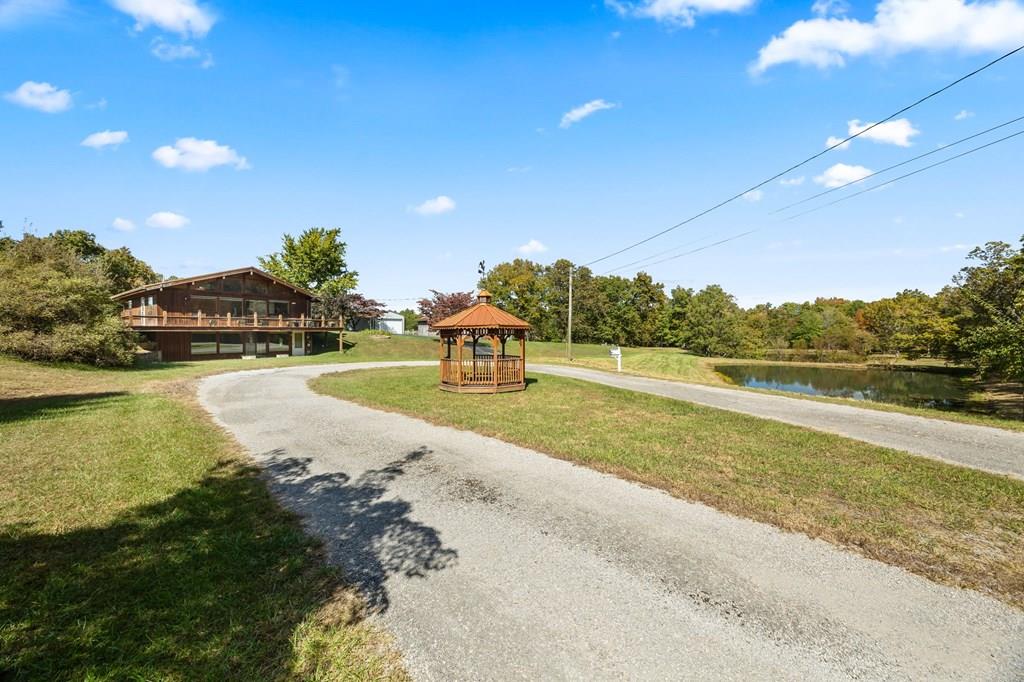 384 Miller Ct — photo