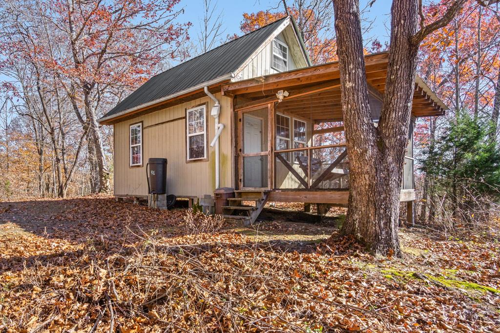 353 Red Bud Ln — photo