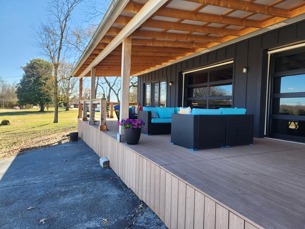 1377 Franks Ferry Rd, Sparta, TN 38583 — photo 2