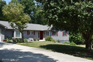 530 Meadows Rd — photo