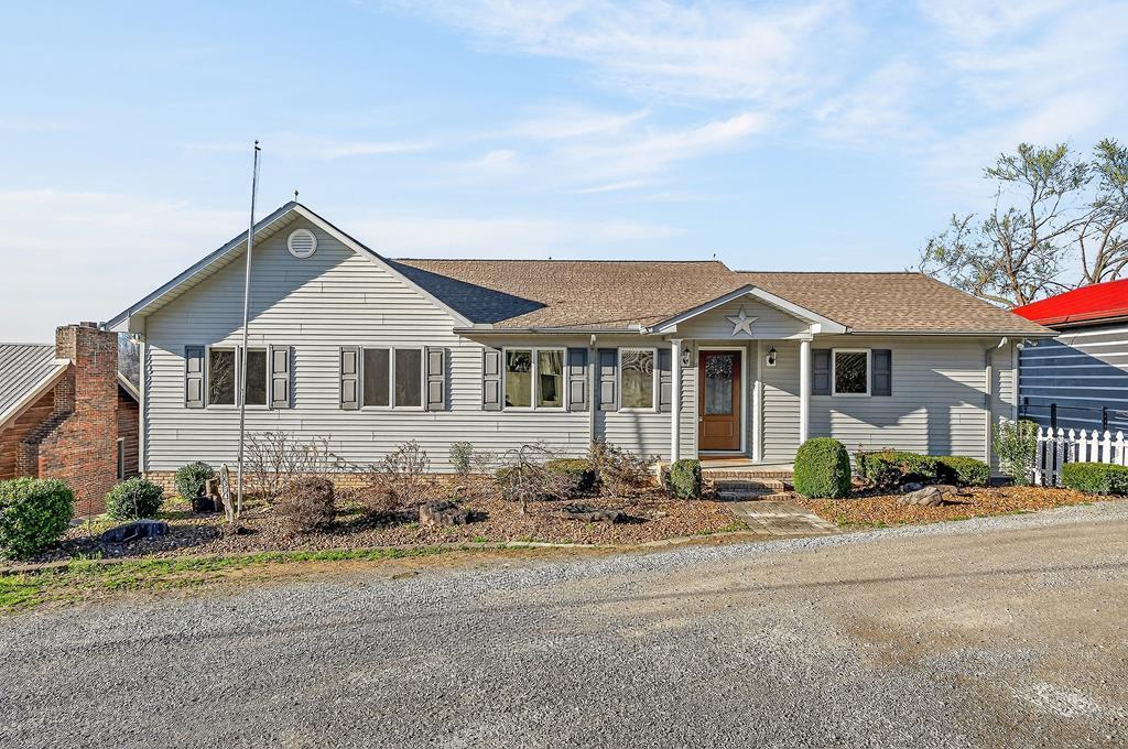 1634 Falling Water Road — photo