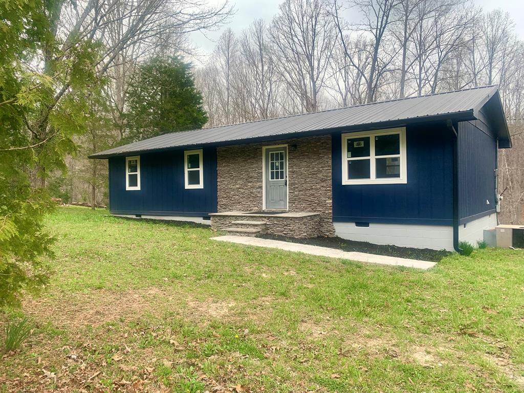 121 Twin Oaks Rd — photo
