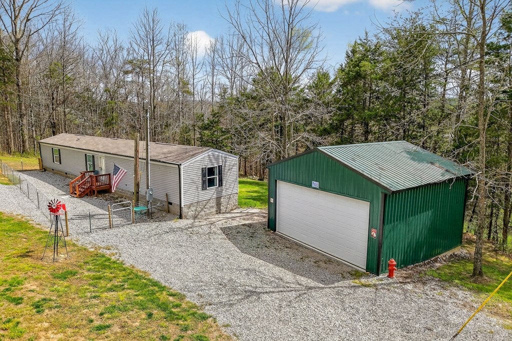 1237 Ridge Rd, Quebeck, TN 38579 — photo 3