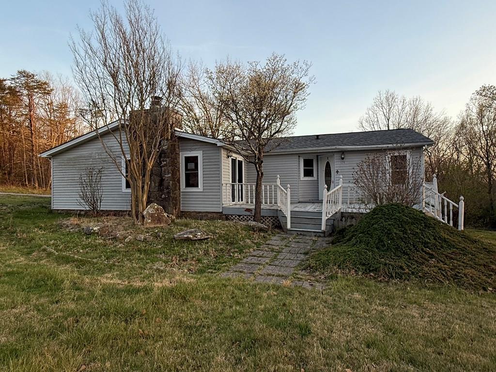424 Lakeview Drive — photo