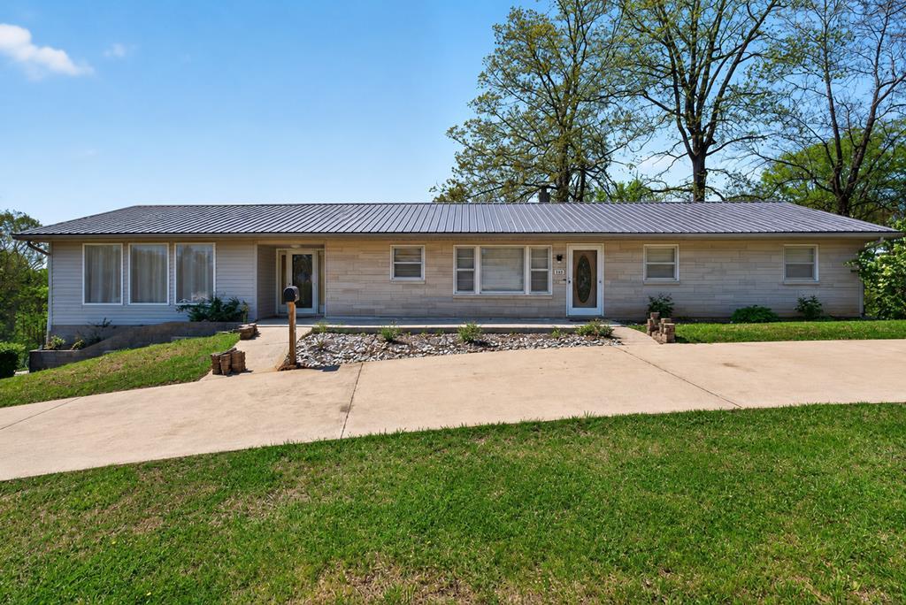 463 Franks Ferry Rd — photo
