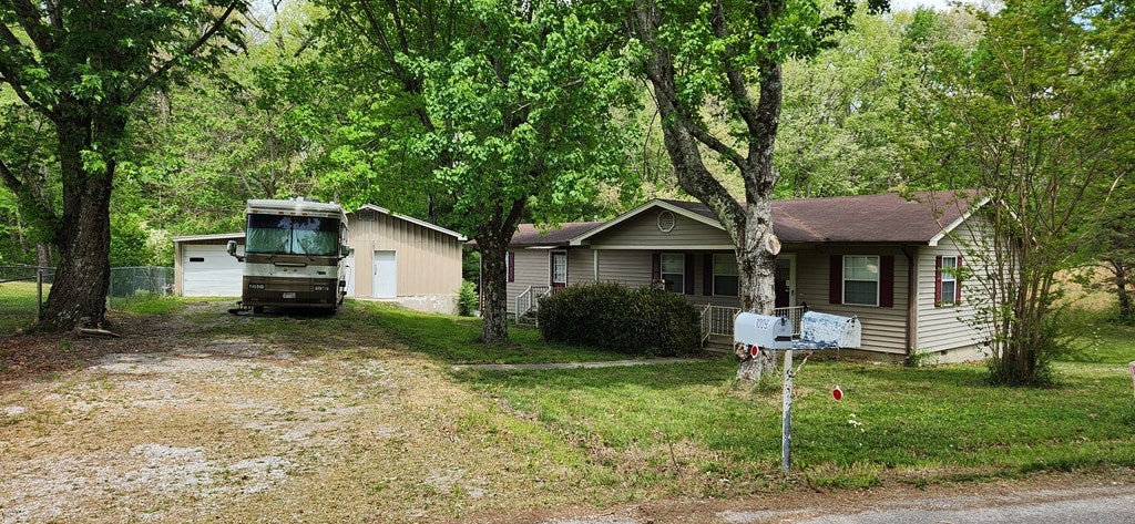 1009 Roysden Rd, Jamestown, TN 38556 — photo 2