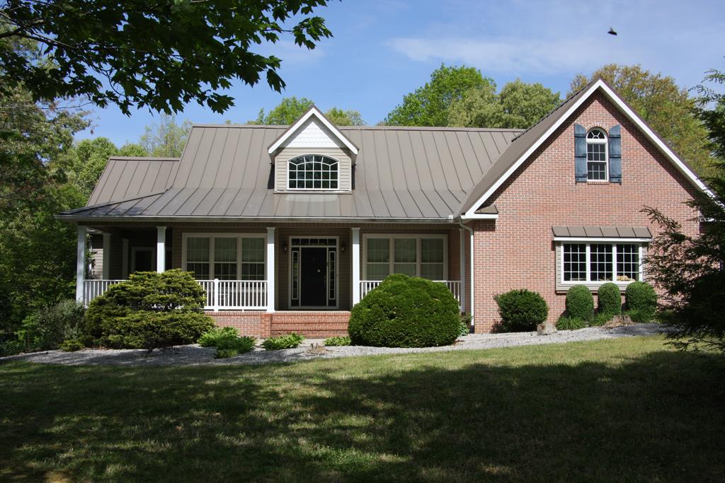 734 Ridgetop Dr. — photo