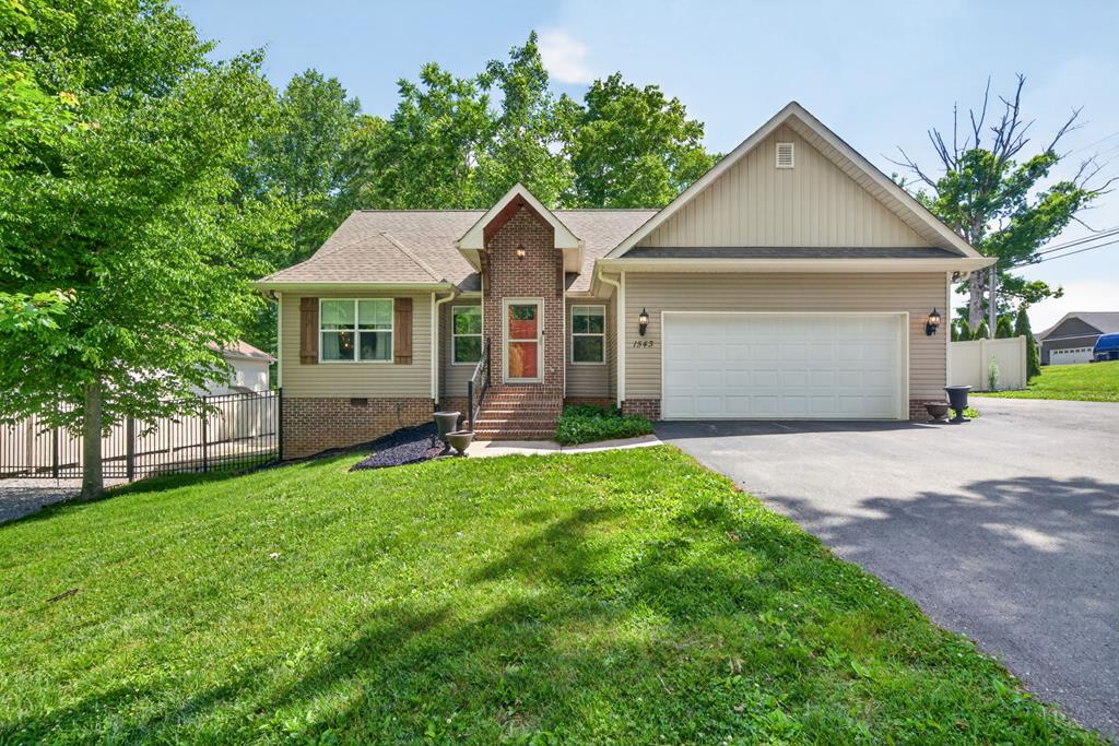 1543 Heritage Circle — photo