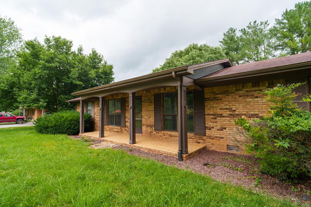 405 Dogleg Dr — photo