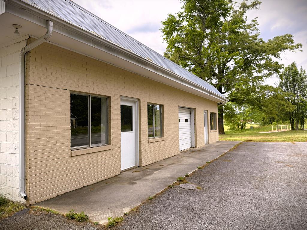 706 Rickman Rd — photo