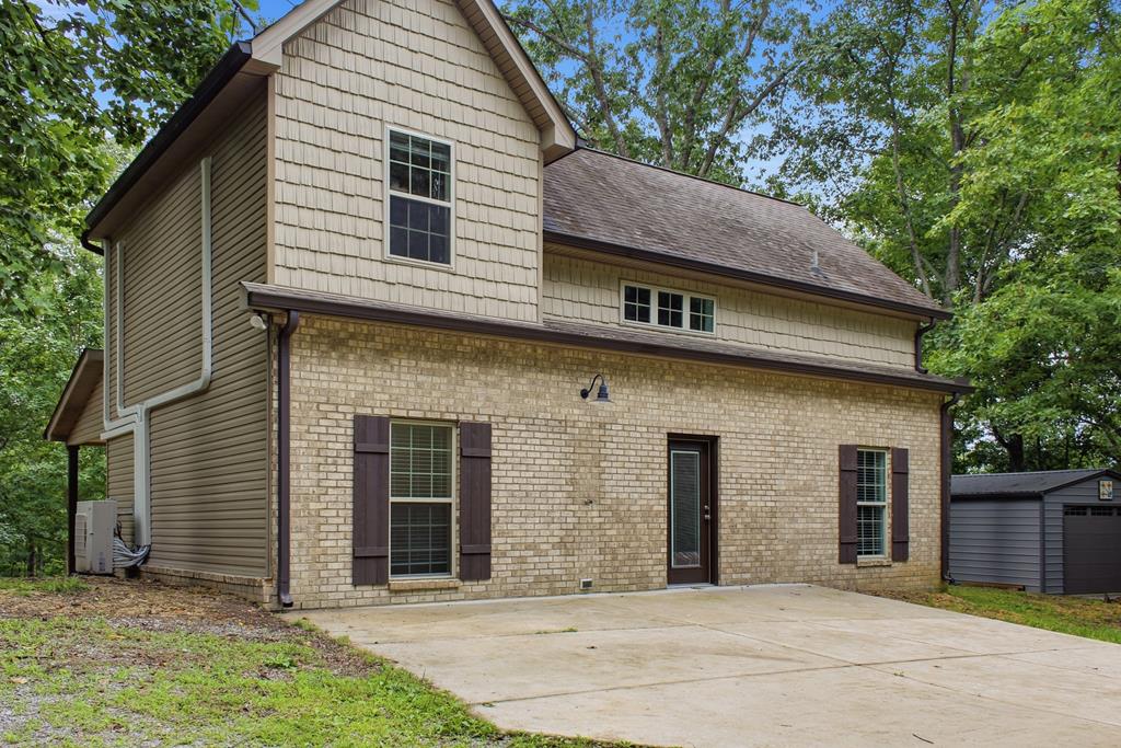 251 Oak Dr — photo