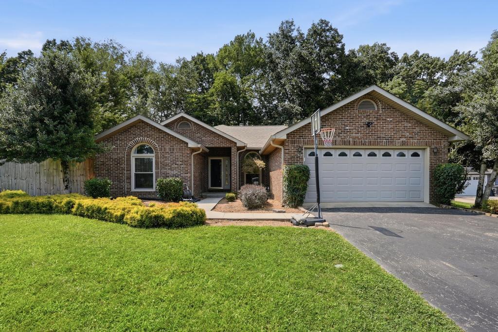 515 Laurel Park Cir — photo