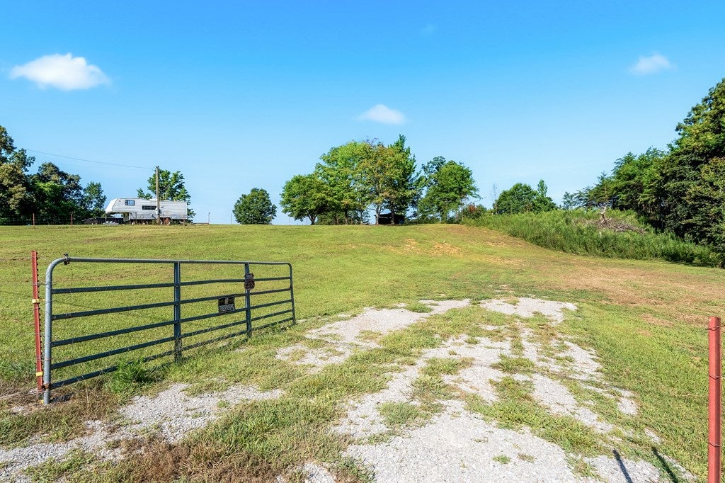 455 Darkey Springs Rd, Walling, TN 38587 — photo 2