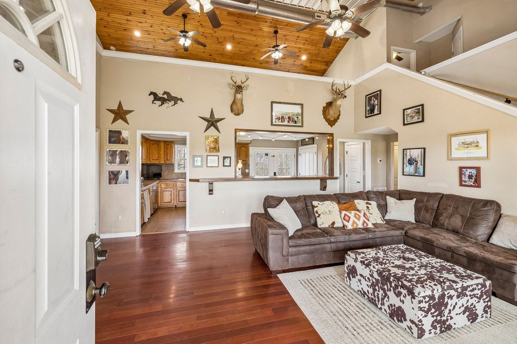 10433 Hopewell Rd, Silver Point, TN 38582 — photo 2