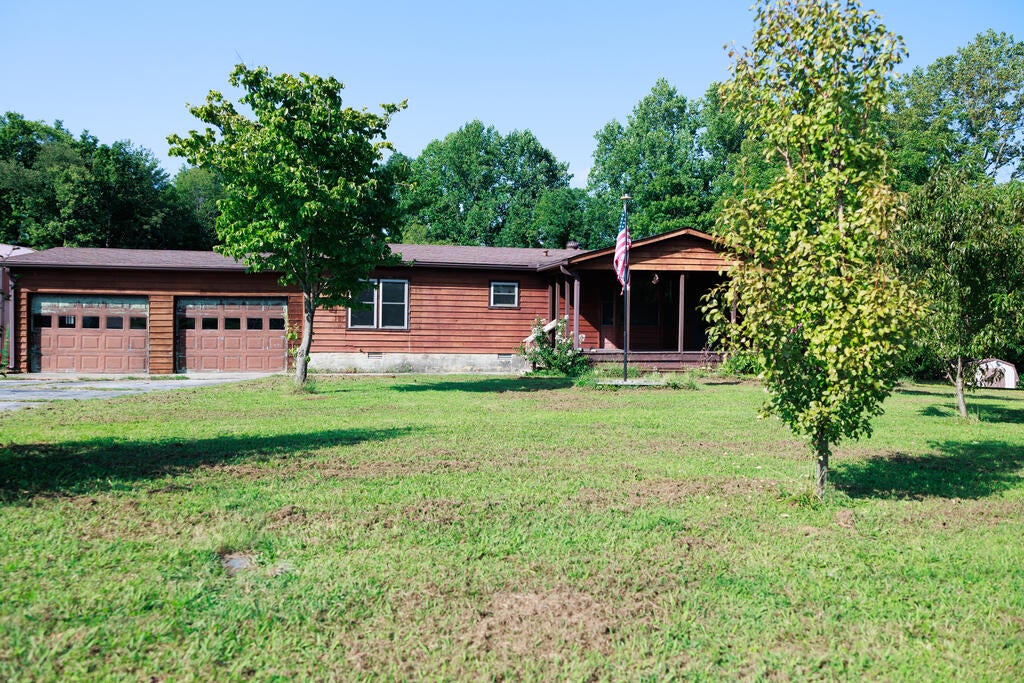 2290 Hilham Hwy — photo