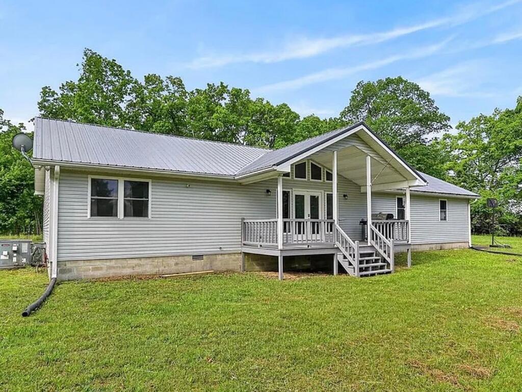 8607 Crossville Hwy — photo
