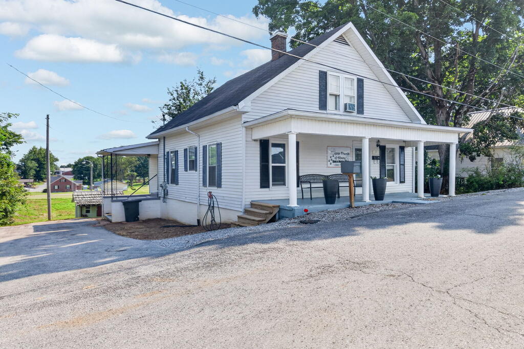 111 Maple St — photo