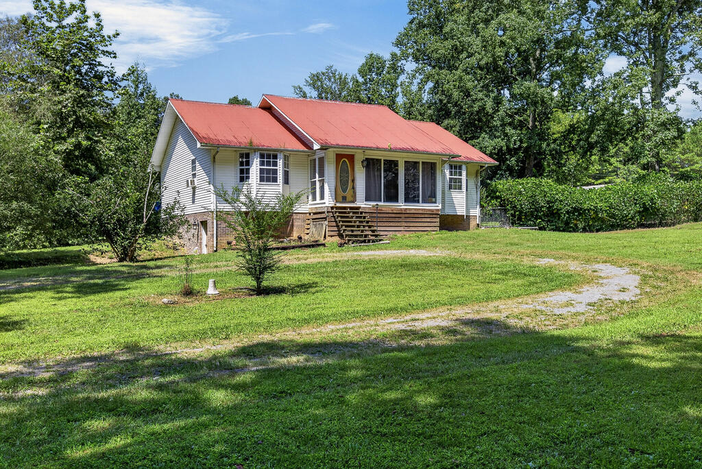 7220 Friendly Road — photo
