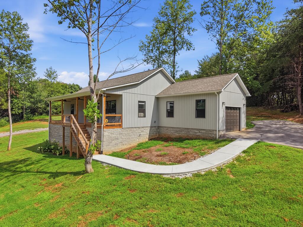 70 River Oaks Drive — photo