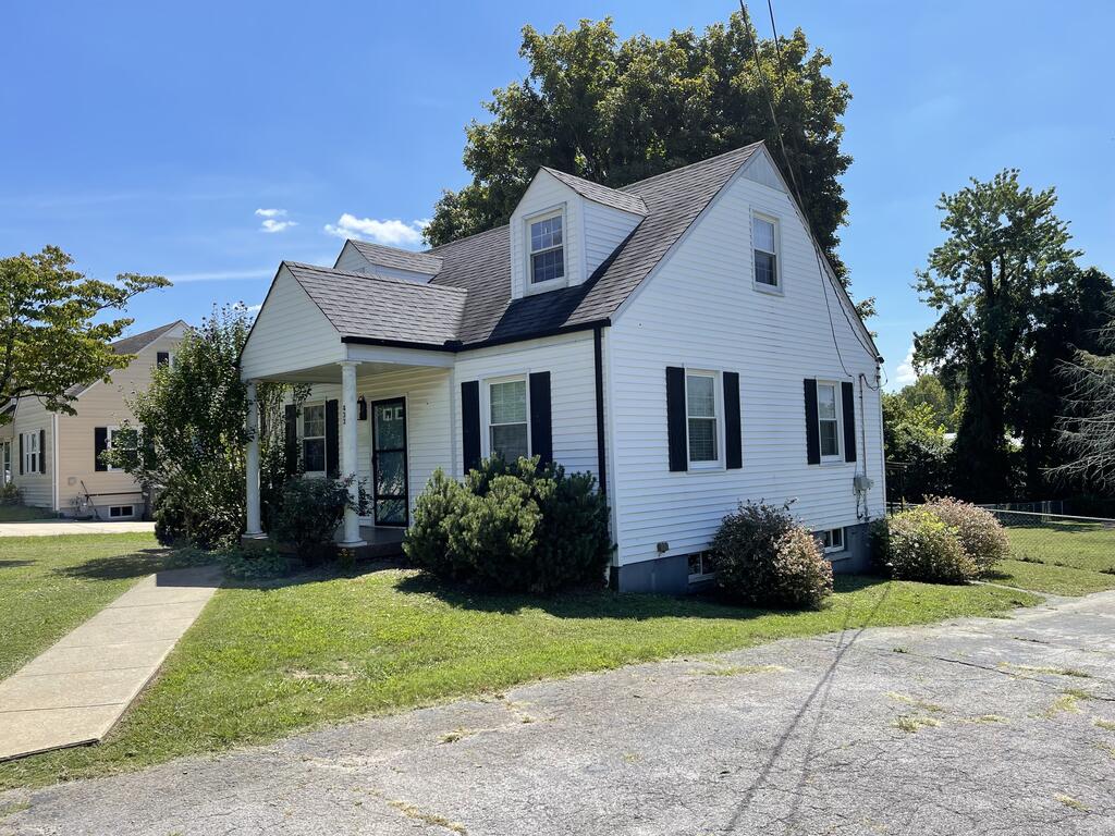 433 Bradley Dr. — photo