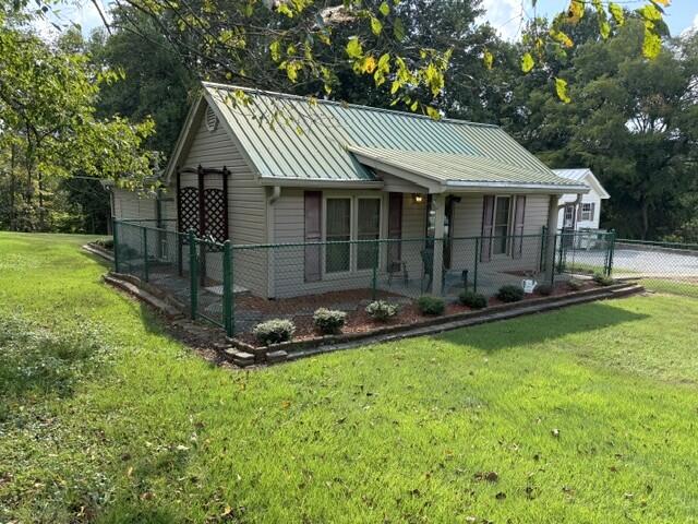 303 S Riverside Dr — photo