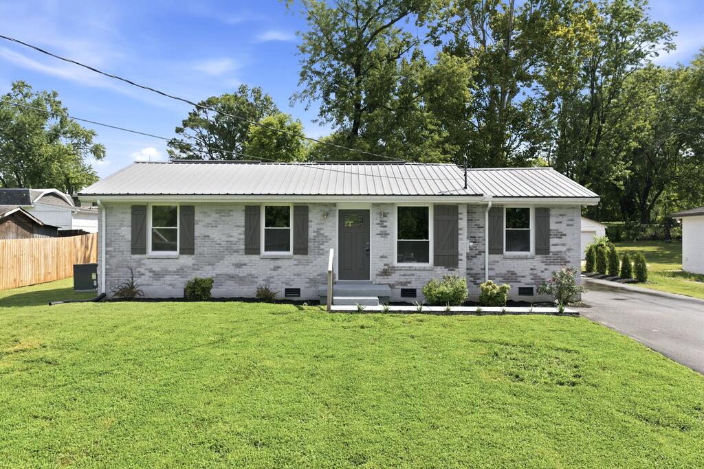 1005 Bettie Dr — photo