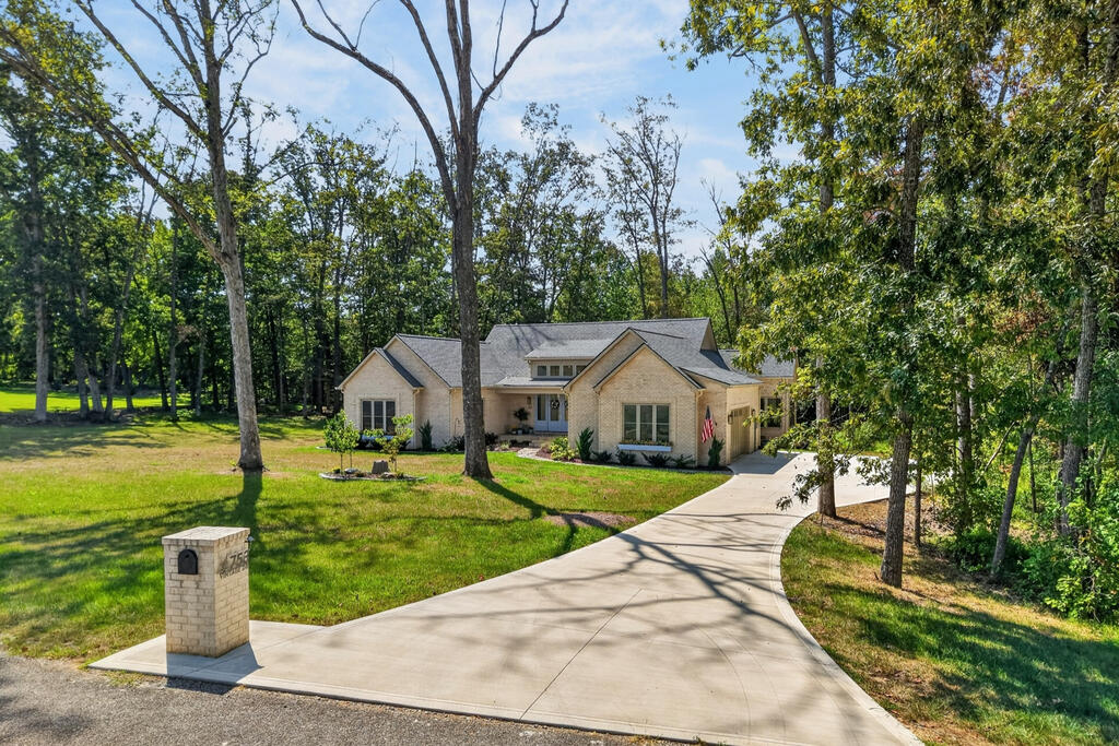 753 Vintage Dr — photo