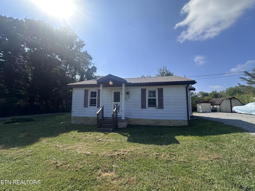 1106 Frank Campbell Dr — photo