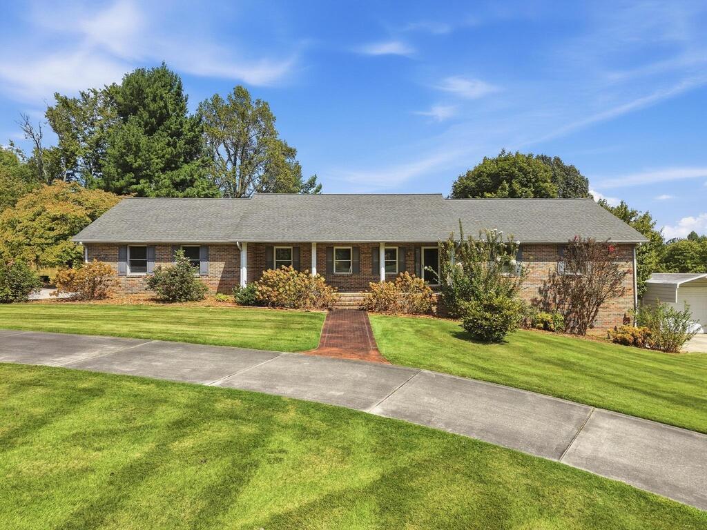 595 Clear Valley Rd. — photo