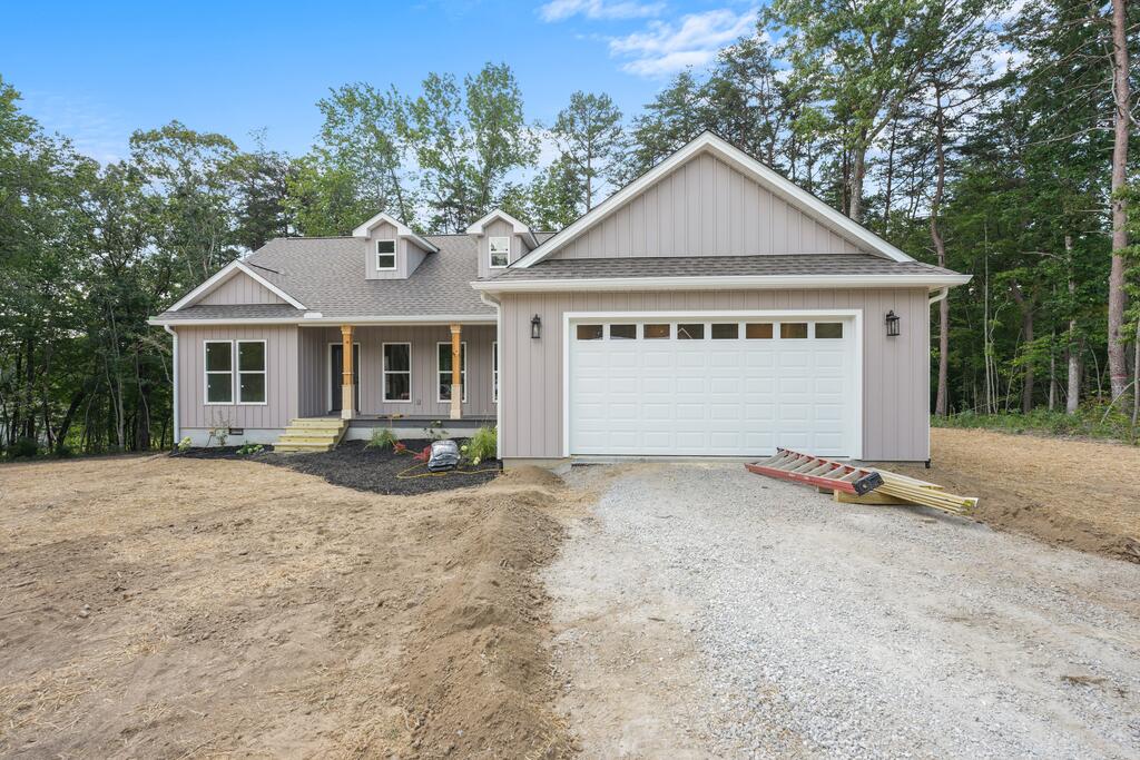 142 Creekview Court — photo