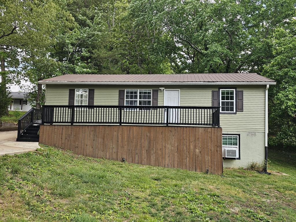 1698 Apple Valley Dr — photo