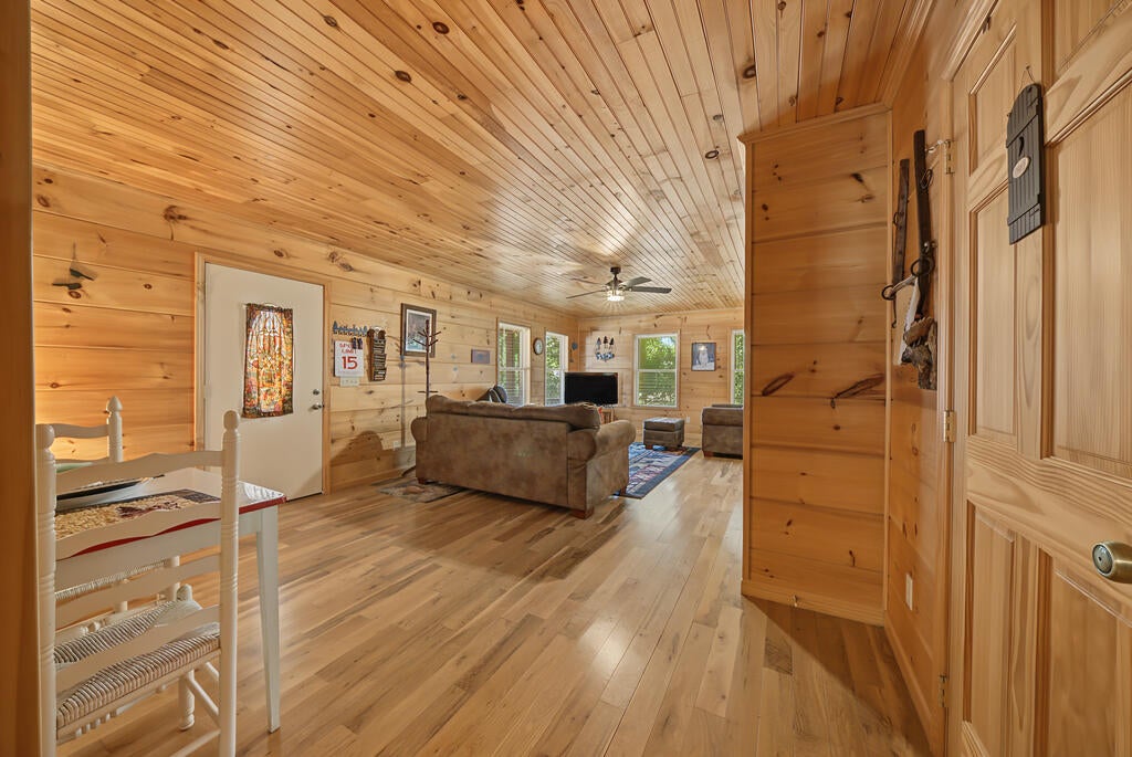 164 Kangaroo Ridge Rd, Byrdstown, TN 38549 — photo 3