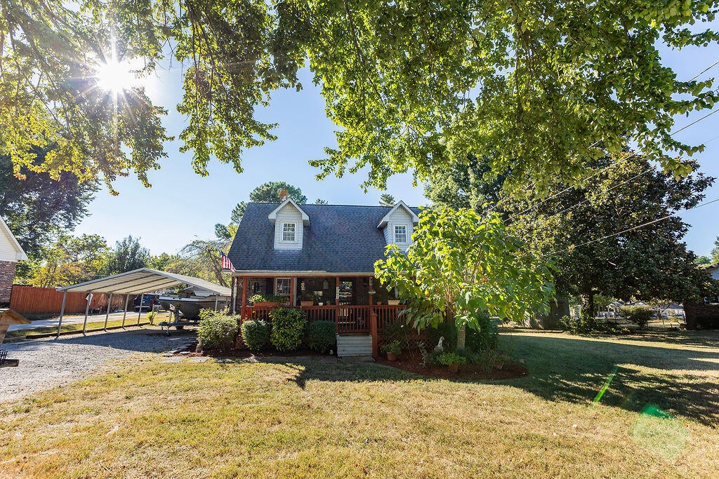 207 Oriole Drive — photo
