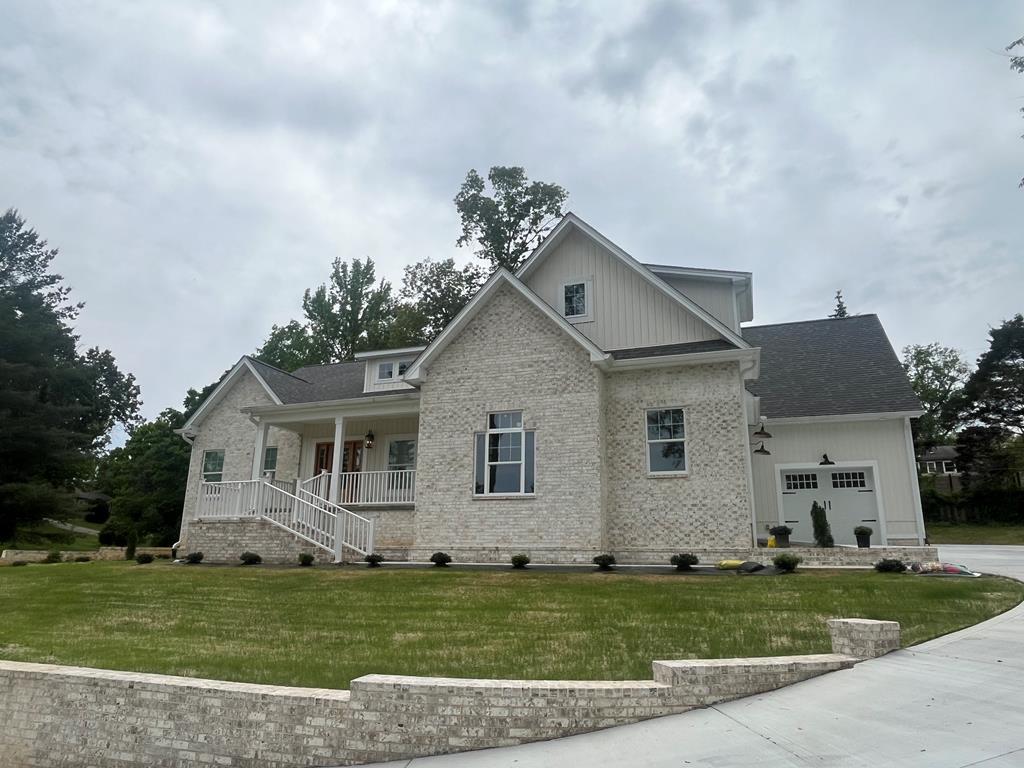 1168 N Franklin Ave — photo