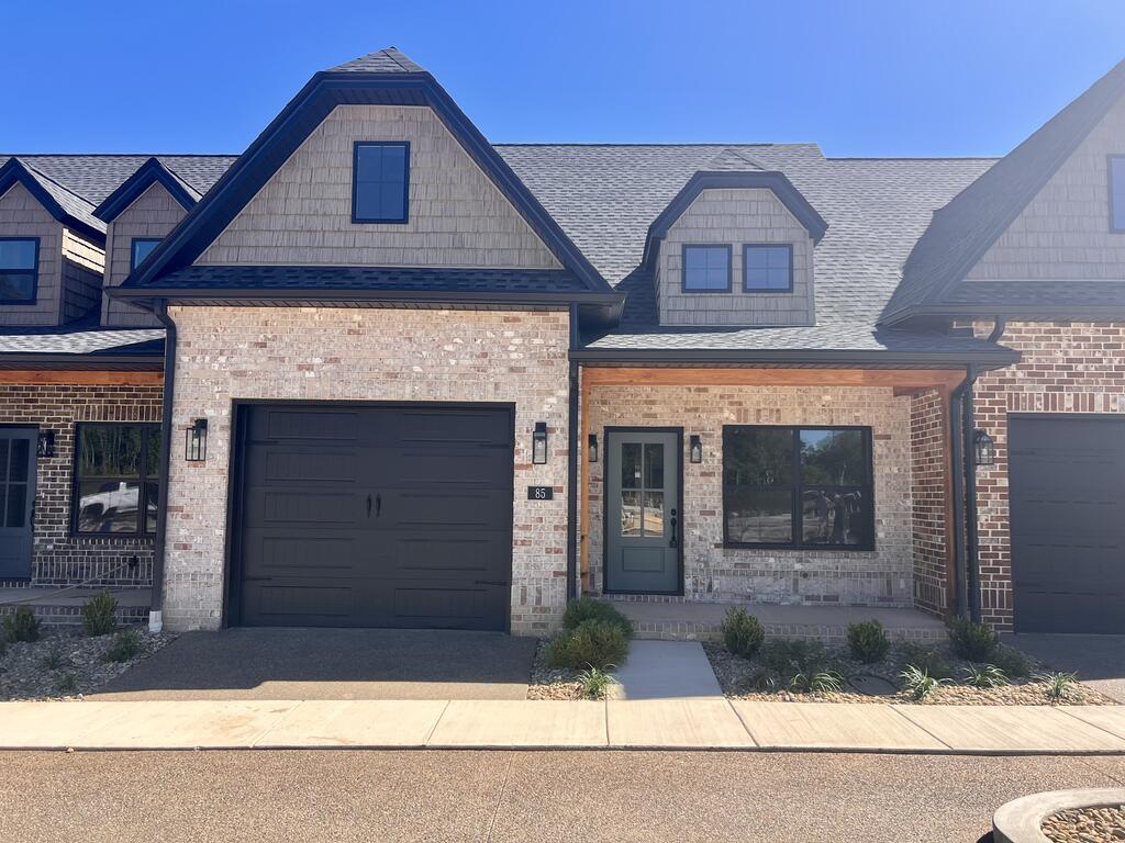 85 Waylon Way — photo